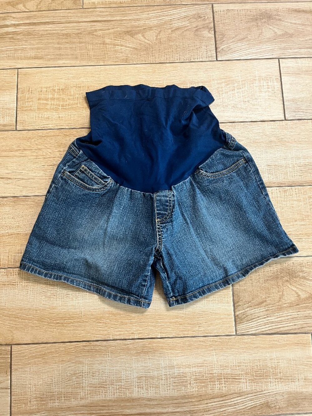 Womens Oh Baby Motherhood Maternity Denim Shorts - S